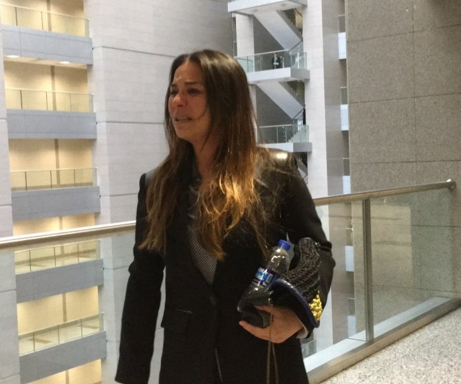 Ünlü oyuncu Filiz Taçbaş, İstanbul Adliyesi’nde sinir krizi geçirdi