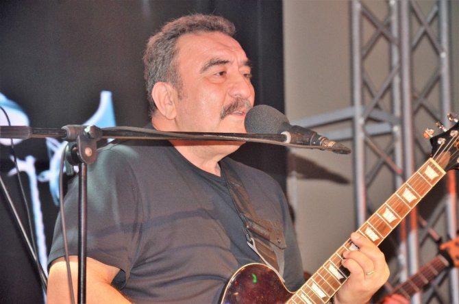 Ümit Besen ve Pamela Uludağ’da final konseri verdi