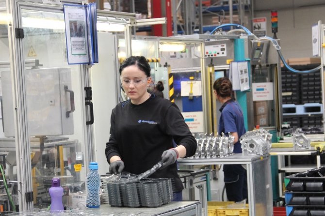 Otomotiv devlerinin parçaları İzmir’den