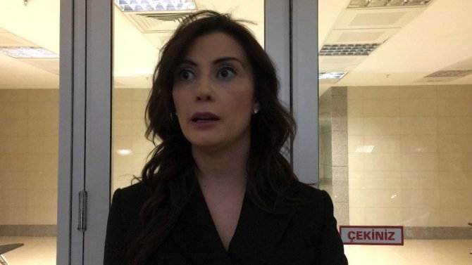 Ünlü oyuncu Filiz Taçbaş, İstanbul Adliyesi’nde sinir krizi geçirdi