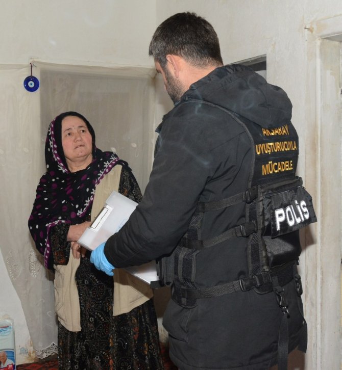 Afganistanlılara uyuşturucu operasyonu: 3 gözaltı