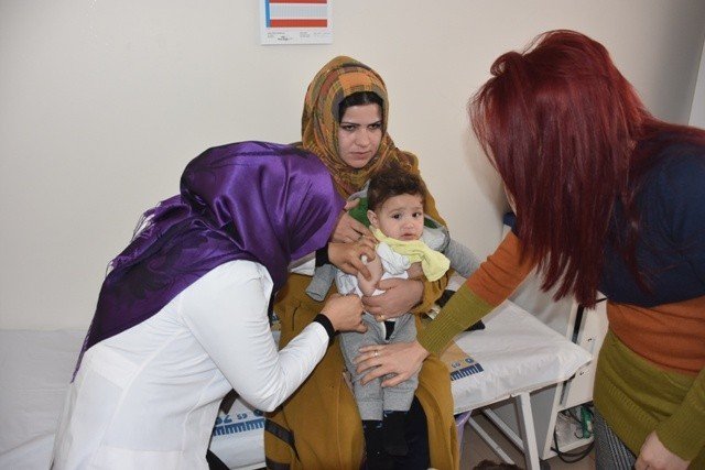 Suriyeli çocuklara aşı yapıldı