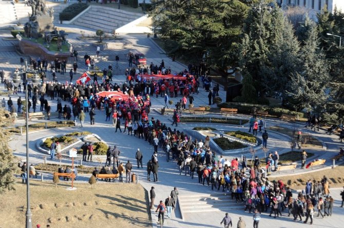 Atatürk ve İstiklal Yolu yürüyüşü tamamlandı