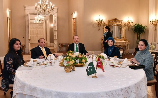 Cumhurbaşkanı Erdoğan ile Pakistan Başbakanı Şerif akşam yemeğinde bir araya geldi