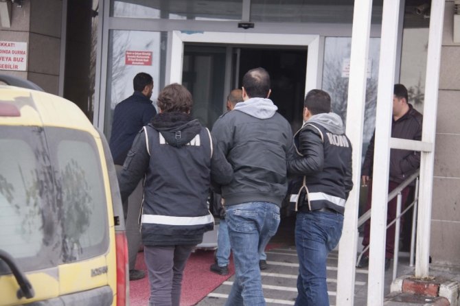 Bitlis merkezli 16 ilde FETÖ operasyonu: 28 gözaltı