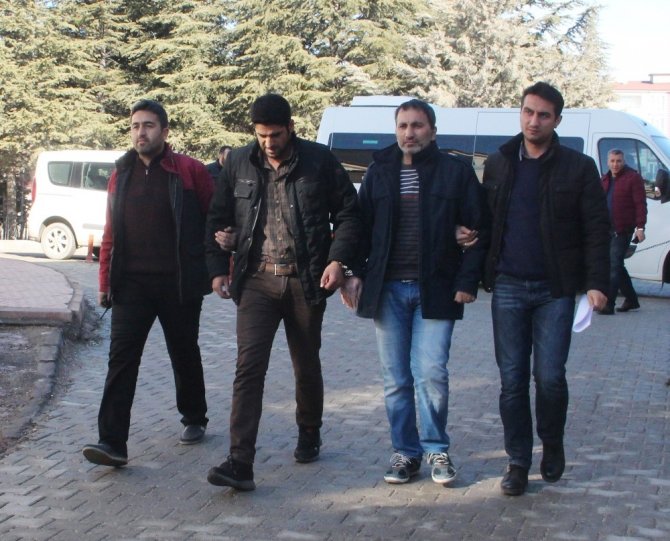 Elazığ’da PKK propagandası yapan 2 şüpheli tutuklandı
