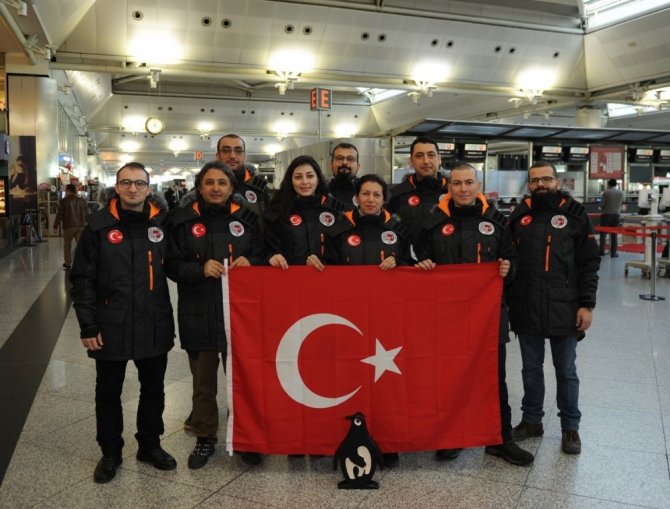 Türk bilim adamları Antarktika’ya gitti