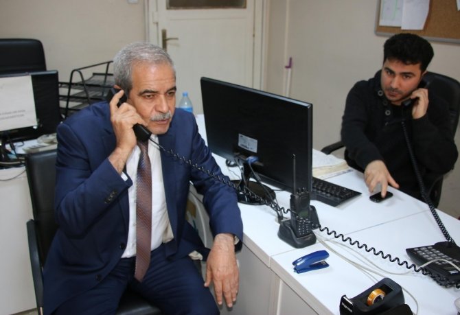 Başkan Demirkol vatandaşlardan gelen telefonları cevapladı