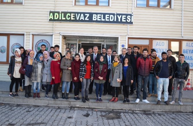Başkan Gürsoy üniversite öğrencileriyle bir araya geldi