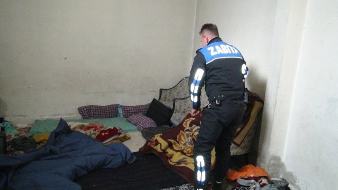 Gaziantep’te Suriyelinin işlettiği kaçak eczaneye baskın