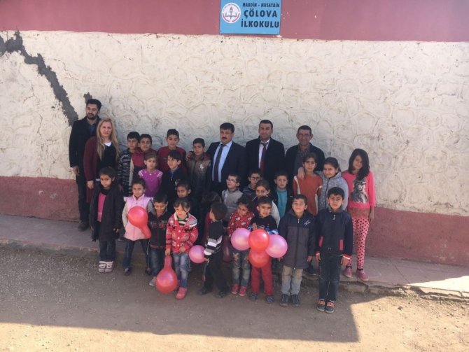 Nusaybin Milli Eğitim Müdürü Çetin Köy Okullarını ziyaret etti