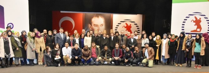 Uluslararası öğrenciler Türkçeyi yaşayarak öğreniyor