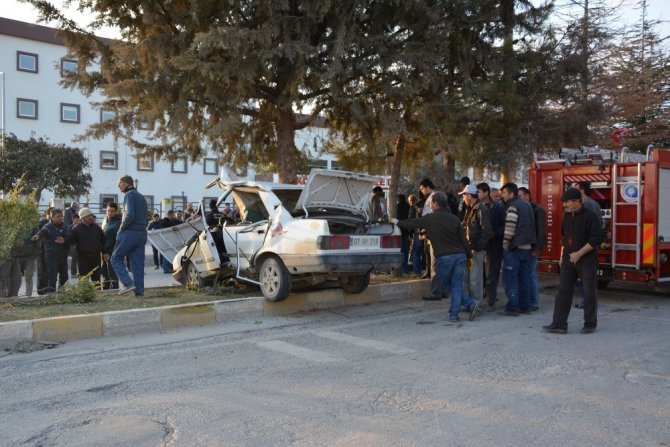 -Korkuteli’de Trafik Kazası 1 Ölü 2 Ağır Yaralı