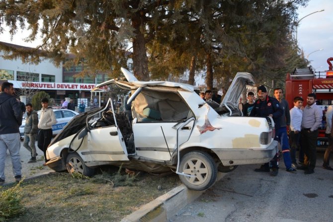 -Korkuteli’de Trafik Kazası 1 Ölü 2 Ağır Yaralı