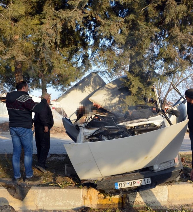 -Korkuteli’de Trafik Kazası 1 Ölü 2 Ağır Yaralı