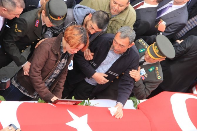 Şehit Astsubay Burhaniye’de son yolculuğuna uğurlandı