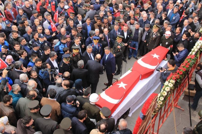 Şehit Astsubay Burhaniye’de son yolculuğuna uğurlandı