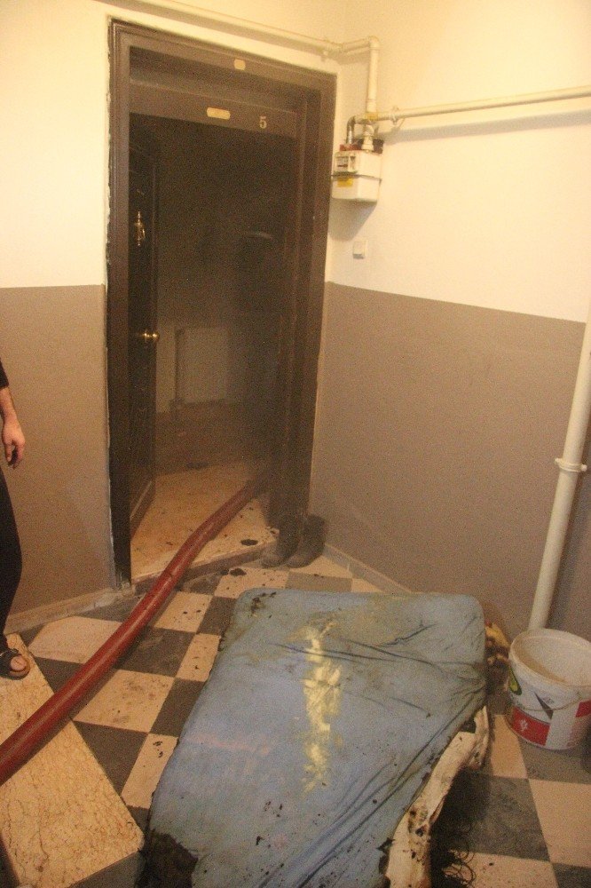 Kahramanmaraş’ta elektrik battaniyesi yangına sebep oldu