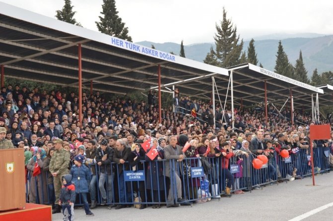 Manisa’da acemi erlerin yemin töreni