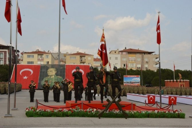 Manisa’da acemi erlerin yemin töreni