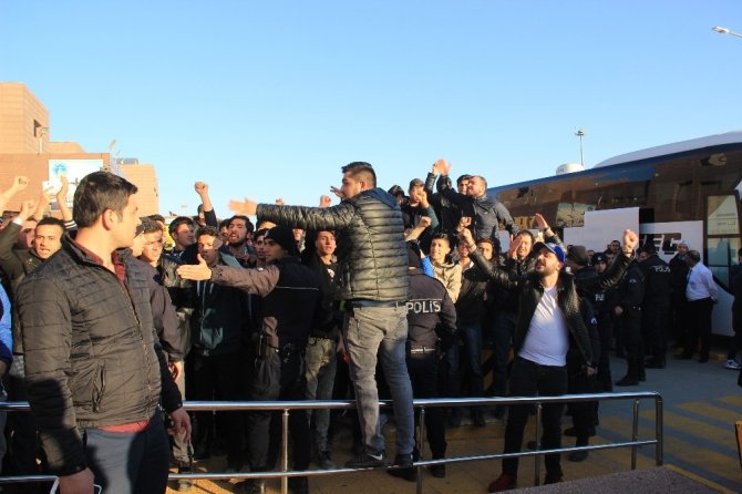 Fenerbahçe kafilesine Gaziantep’te şok tepki