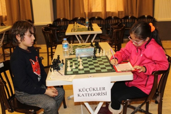 Ayvalık’ta satranç turnuvası sona erdi