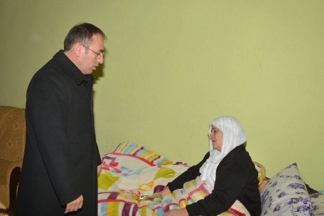 Başkan Vekili Akgül’den şehit aileleri ve yaşlılara moral ziyareti