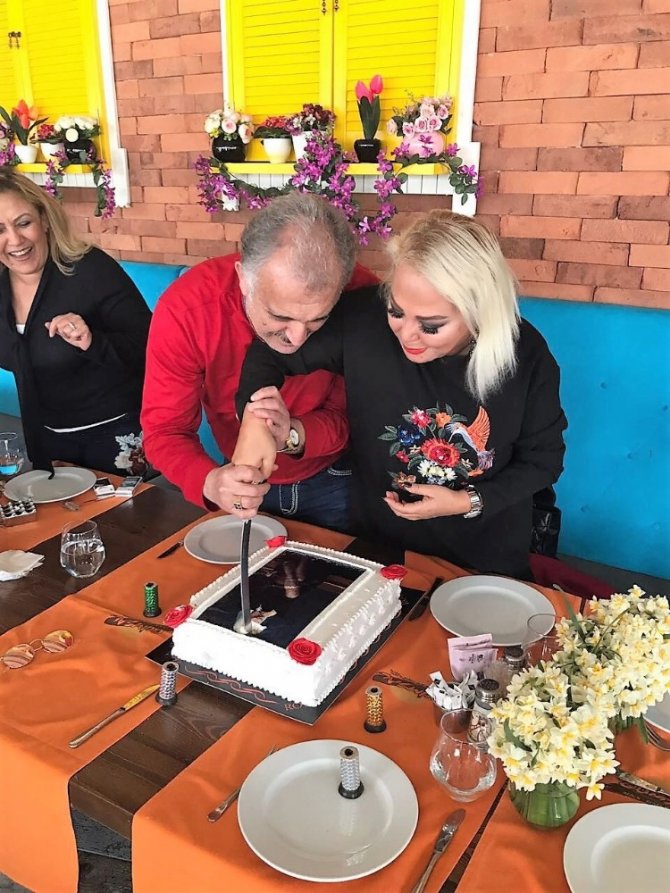 Safiye Soyman’a sürpriz doğum günü