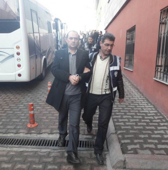 Kayseri’de 20 polis mahkemeye sevk edildi