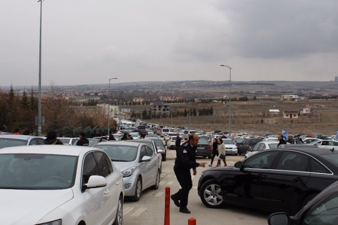 Nesibe Aydın Okullarının bursluluk sınavına öğrenci akını