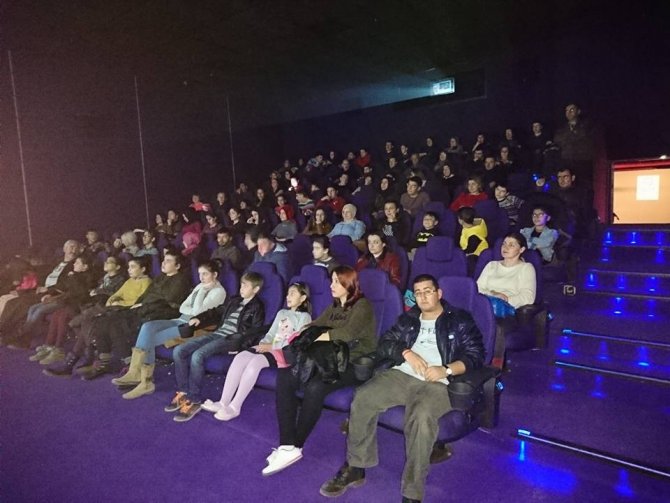 Eskişehir Ülkü Ocaklarından otistik ve down sendromlu çocuklar için sinema etkinliği