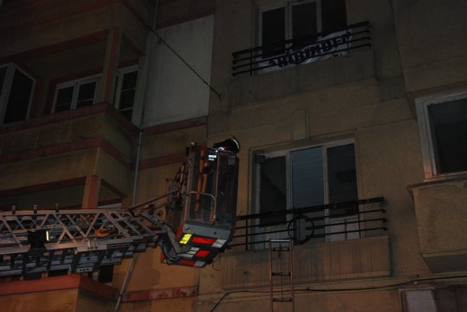 Beyoğlu’nda otel çalışanı çıktığı çatıdan apartman boşluğuna düşerek hayatını kaybetti