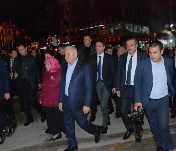 Başbakan Yıldırım, Tokatlılarla hatıra fotoğrafı çektirdi