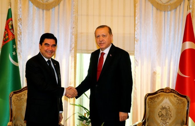 Cumhurbaşkanı Erdoğan, İslamabad’da Türkmen mevkidaşıyla görüştü
