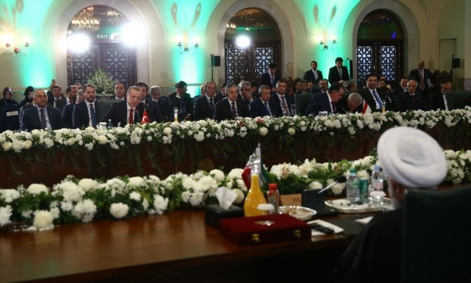 Cumhurbaşkanı Erdoğan: “Bölge içi ticareti arttıracak adımları atmamız şarttır”