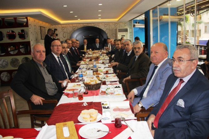 Siyasi parti başkanları ve esnaf odası başkanları "Birlik" sofrasında buluştu