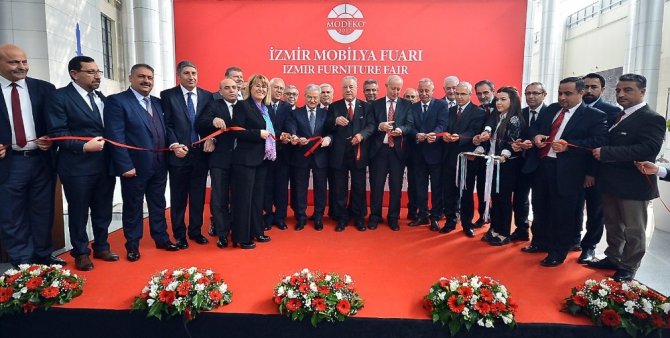 Modeko İzmir Mobilya Fuarı kapılarını açtı