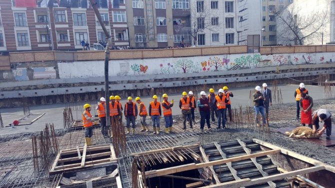 Esenyurt Sultan Alpaslan İlk ve Ortaokulu’nun temeli atıldı