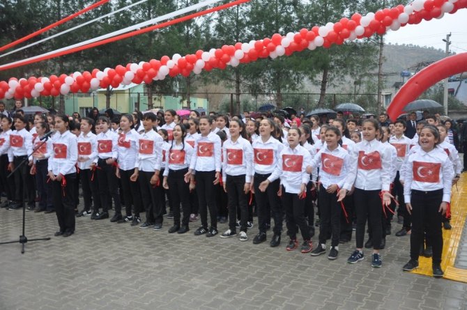 Bakan Yılmaz Şehit Harun Saltalı Ortaokulu’nun açılışını yaptı