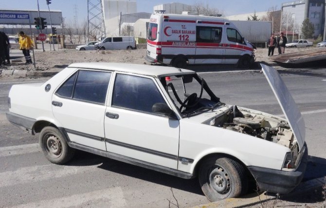 Aksaray’da hasta taşıyan ambulans kaza yaptı: 1 yaralı