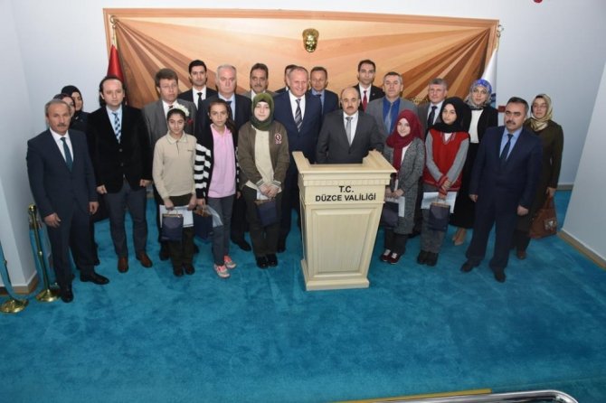 Ömer Halisdemir’e mektup yarışmasında dereceye girenler ödüllendirildi