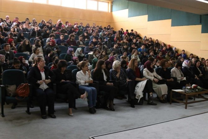 SAÜ’de ‘Kadın Girişimciler ve İnovasyon’ adlı panel düzenledi