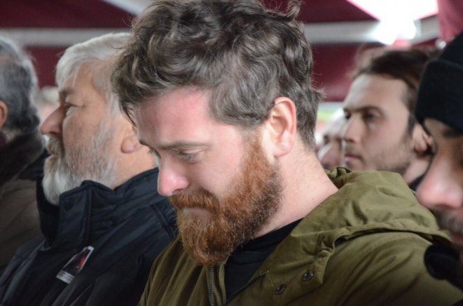 Ünlü oyuncu Engin Öztürk’ün ablası Berrin Öztürk son yolculuğuna uğurlandı