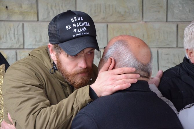 Ünlü oyuncu Engin Öztürk’ün ablası Berrin Öztürk son yolculuğuna uğurlandı