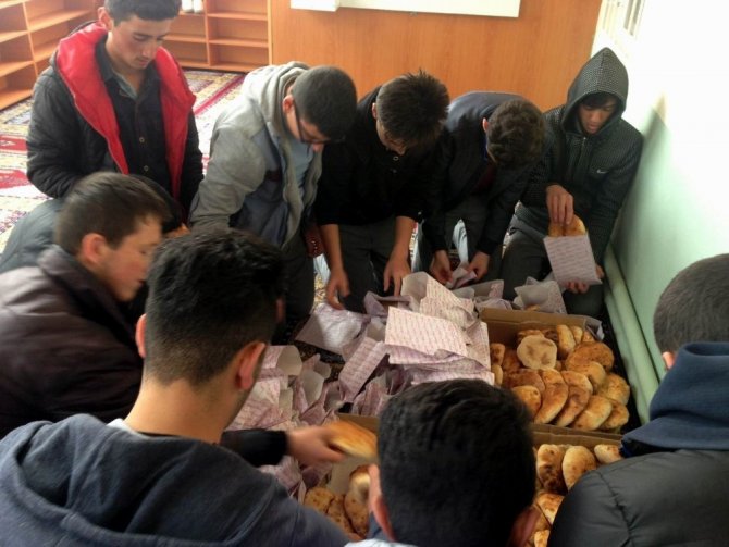 Sorgun’da öğrenciler Çanakkale Şehitleri için Mevlit okuttu
