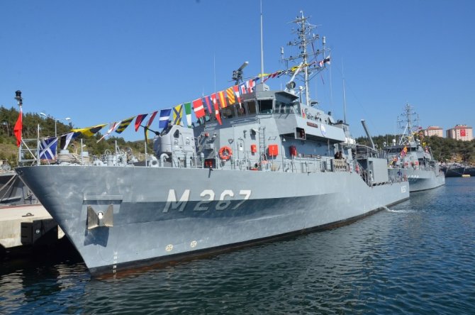 Erdek Mayın Filosu Komutanlığı vatandaşları ağırladı