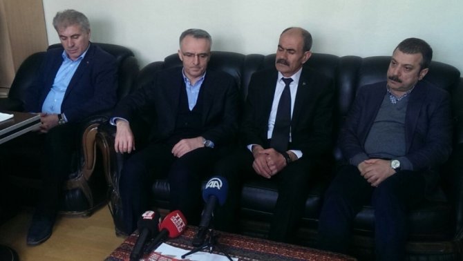 Bakan Ağbal, MHP Bayburt İl Başkanlığını ziyaret etti