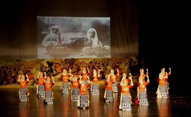 Çanakkale Zaferi için lirik dans gösterisi