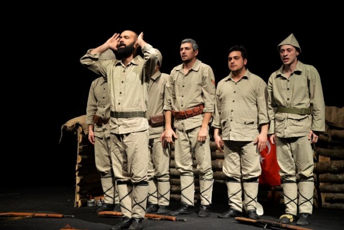 “Seddülbahir Yahya Çavuş” adlı tiyatro oyunu Bozüyük’te sahnelendi