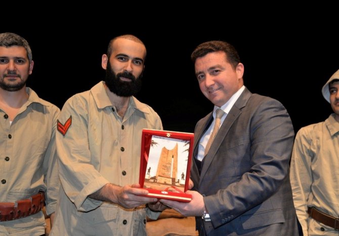 “Seddülbahir Yahya Çavuş” adlı tiyatro oyunu Bozüyük’te sahnelendi